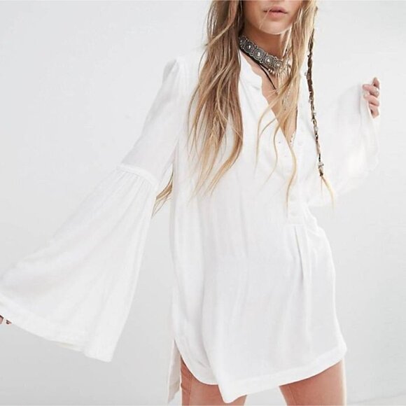 Free People Easy Girl Bell Sleeve High Low Hem Henley Crepe Blouse Ivory Small - Picture 1 of 10